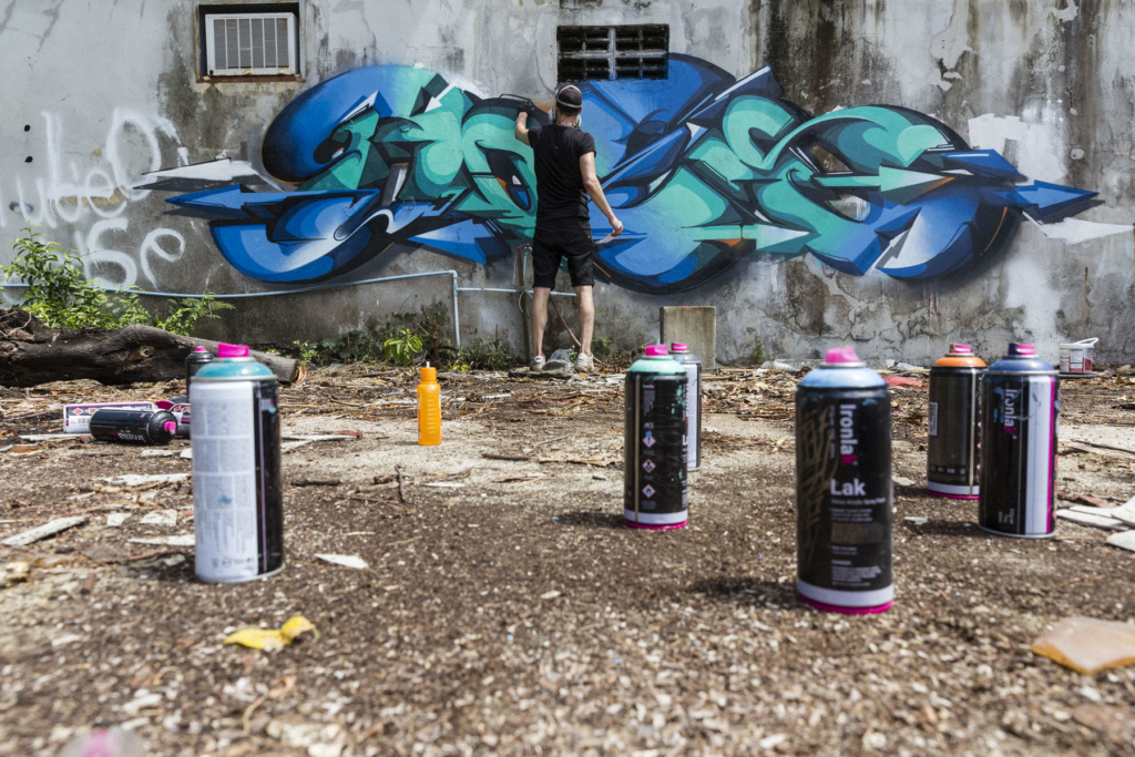 DOES Summer Breeze graffiti Ironlak Thailand Luke Shirlaw