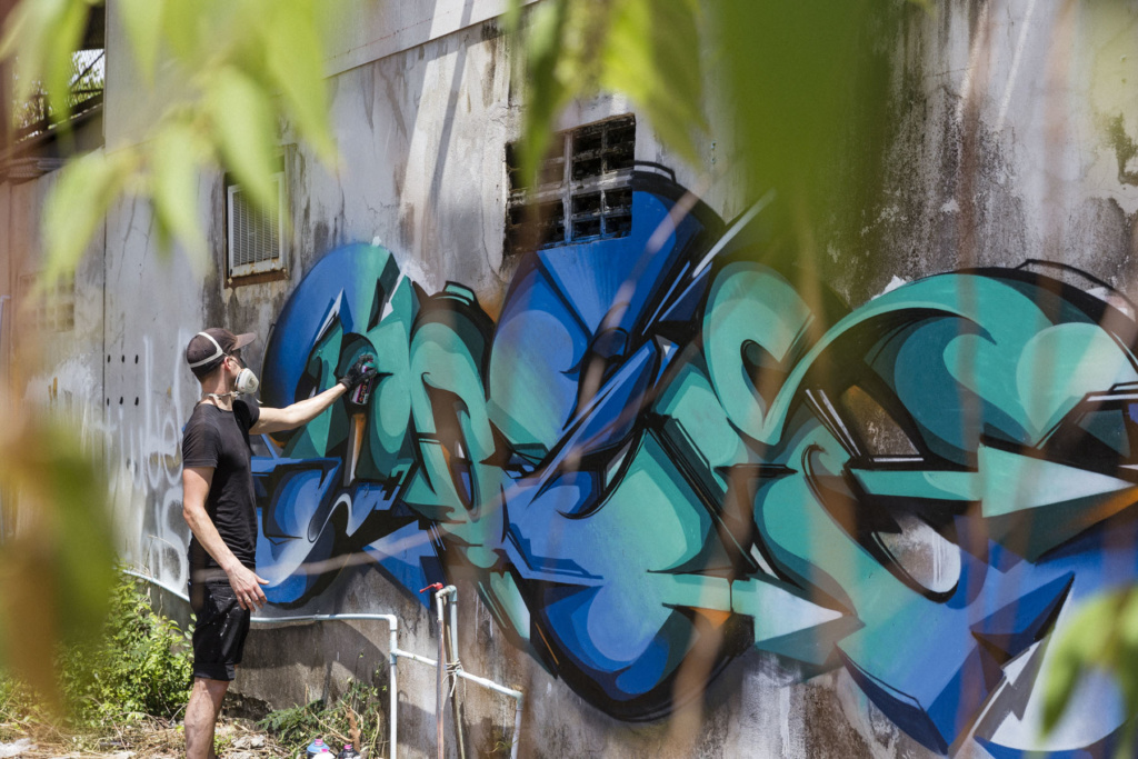 DOES Summer Breeze graffiti Ironlak Thailand Luke Shirlaw