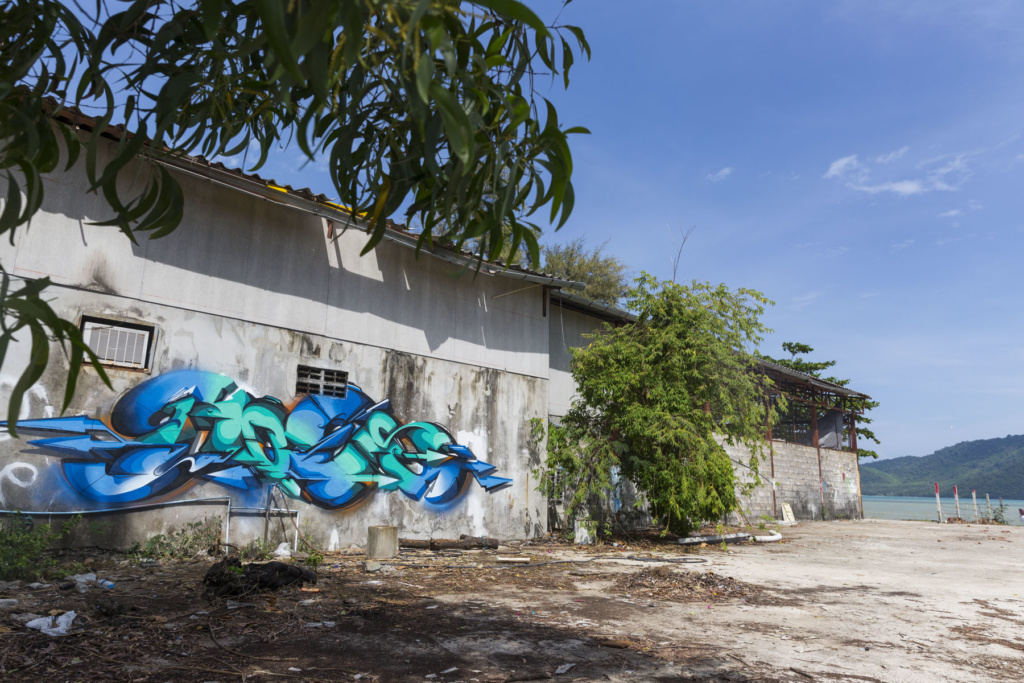 DOES Summer Breeze graffiti Ironlak Thailand Luke Shirlaw