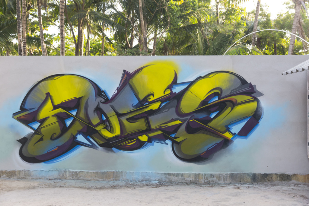 DOES Summer Breeze graffiti Ironlak Thailand Luke Shirlaw